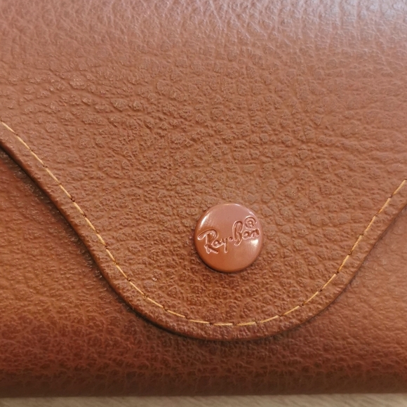 Ray-Ban sunglasses cases - Picture 3 of 4